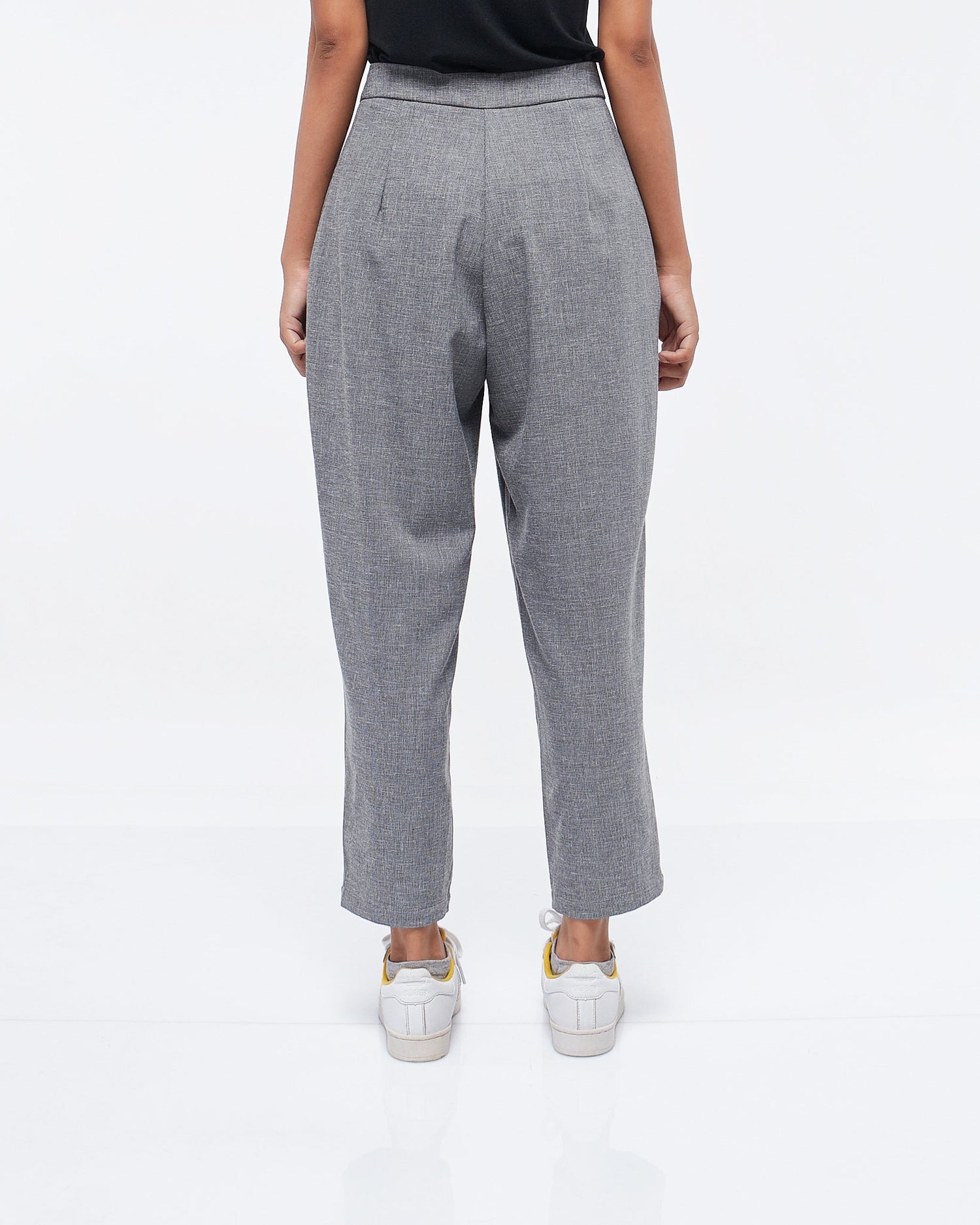 MOI OUTFIT-Loose Fit Lady Pants 16.90