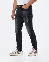 MOI OUTFIT-LV Logo Embroidered Men Jeans 68.90