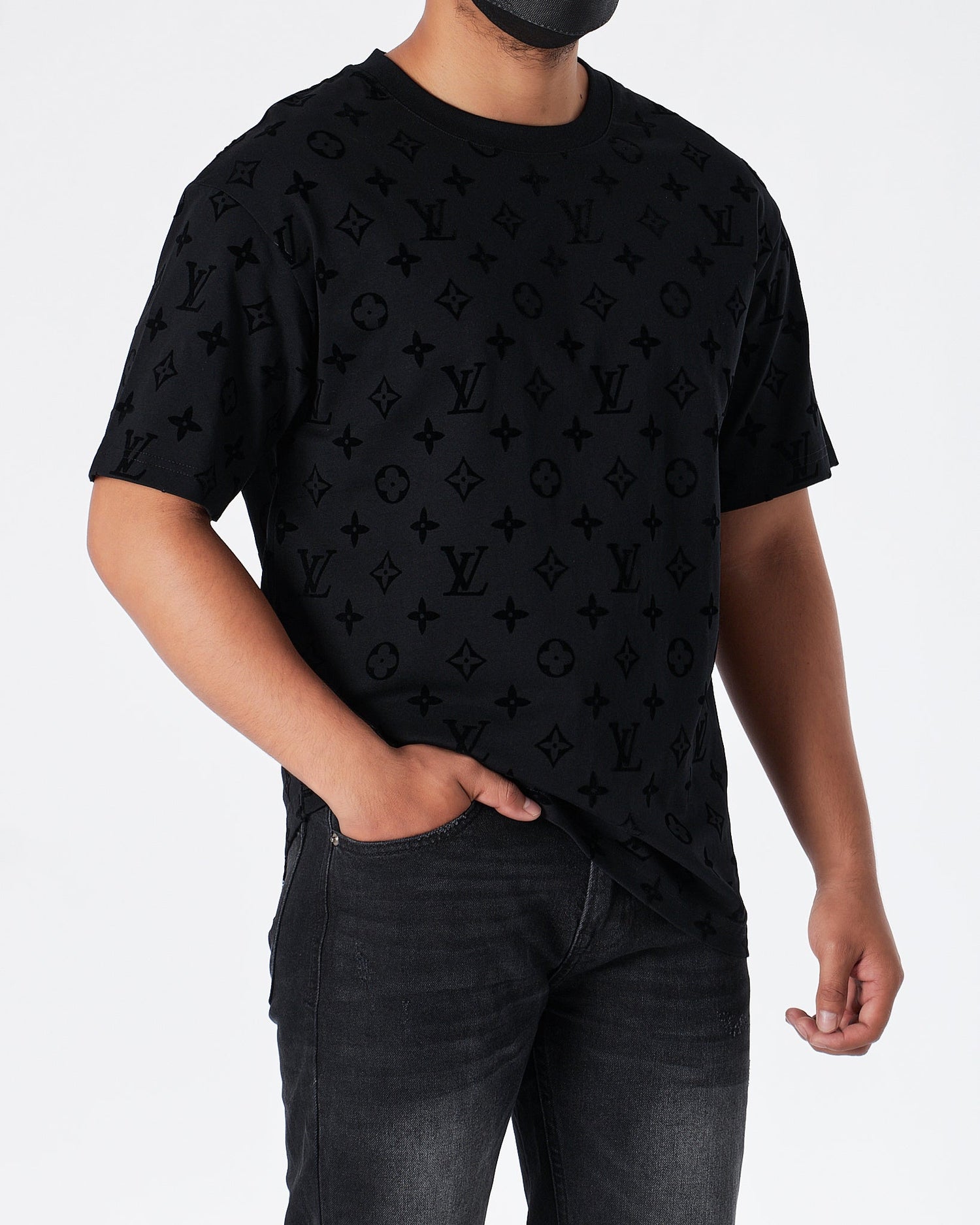 MOI OUTFIT-LV Monogram Velvet Men T-Shirt 54.90