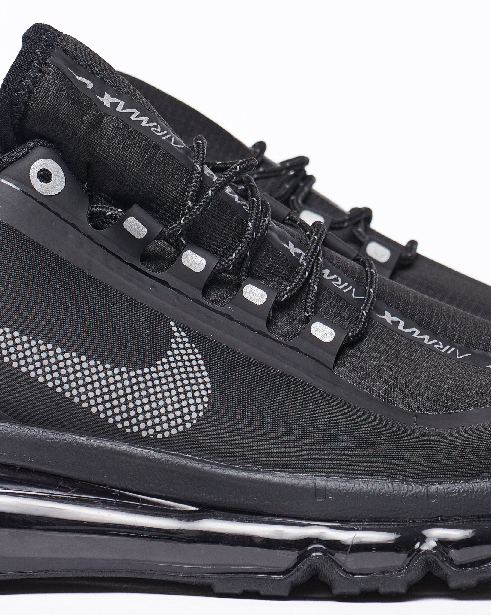 Air max 2025 720 black outfit