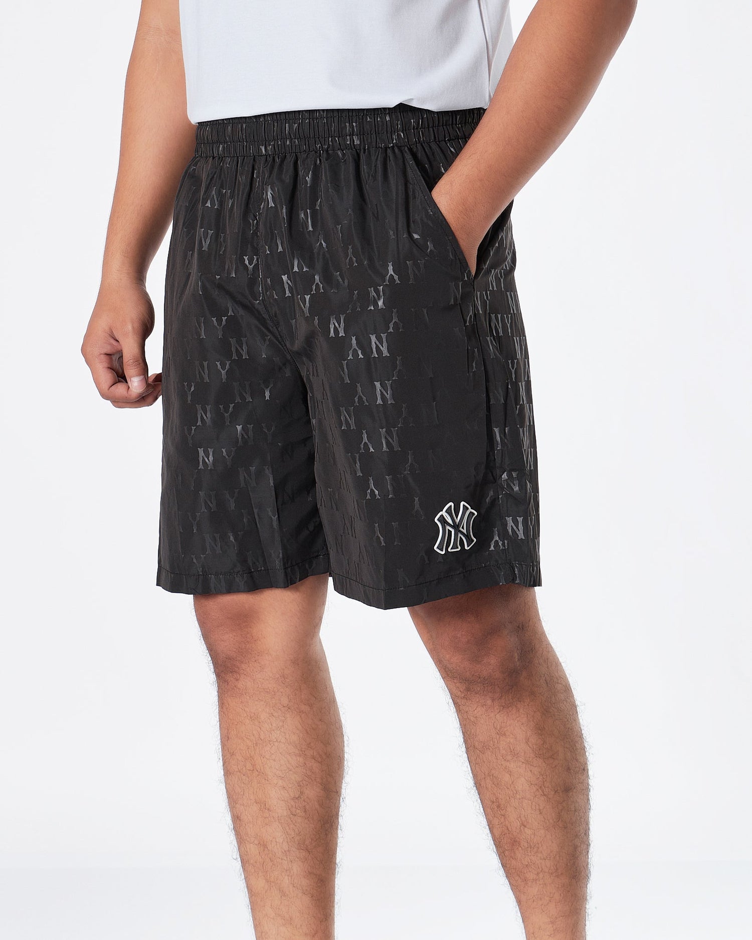 MOI OUTFIT-NY Monogram Men Black Shorts 23.90