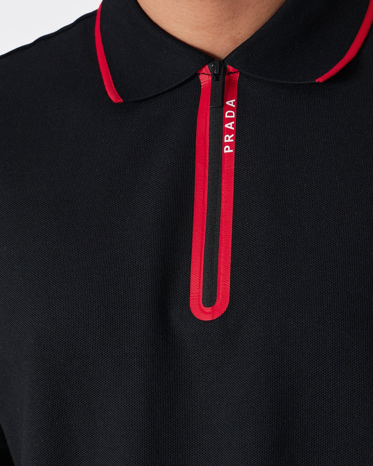 MOI OUTFIT-PRA Zip Collar Men Black Polo Shirt 62.90