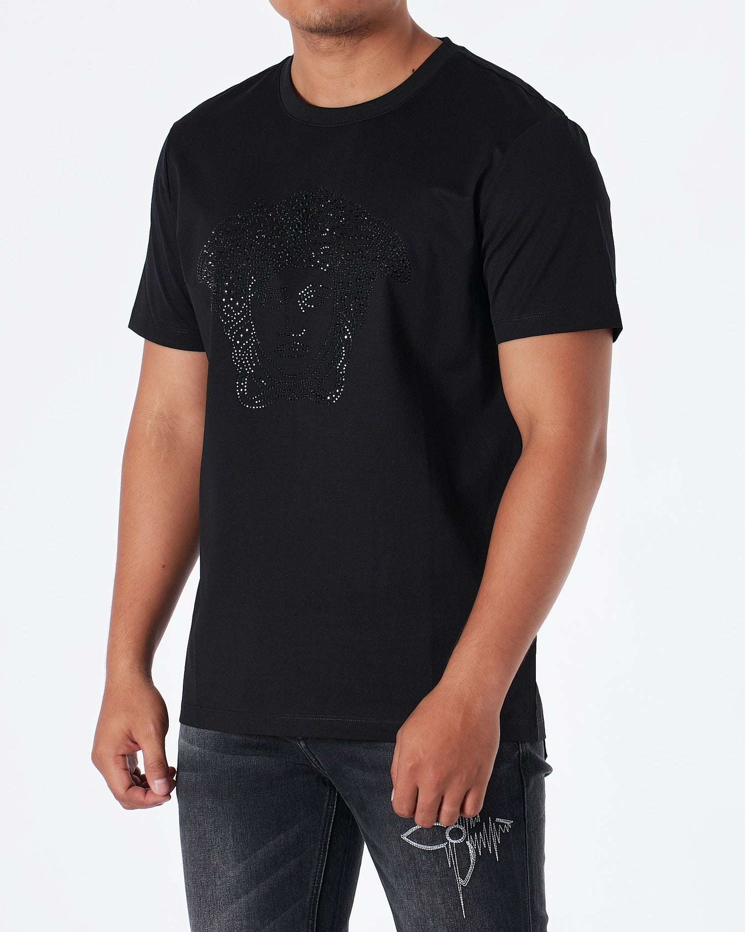 MOI OUTFIT-Rhinestone Medusa Printed Men T-Shirt 54.90