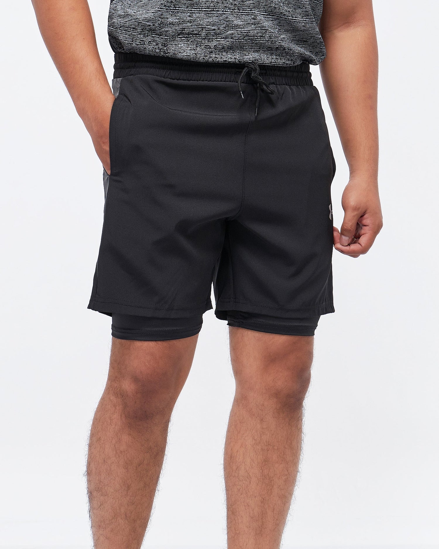 MOI OUTFIT-Side Color Block 2 in 1 Men Sport Shorts 13.90