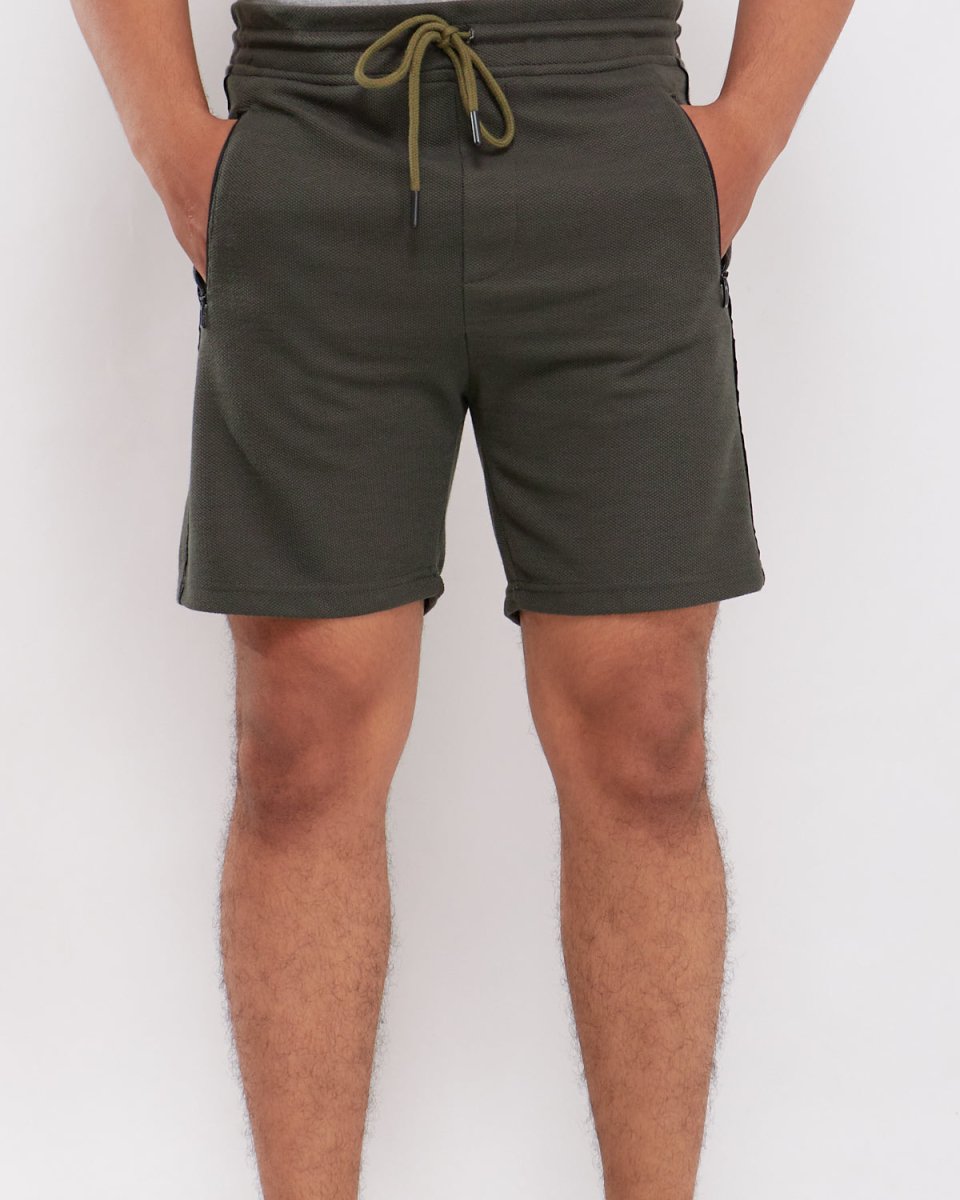 MOI OUTFIT-Side Stripes Relax Fit Men Short 17.50