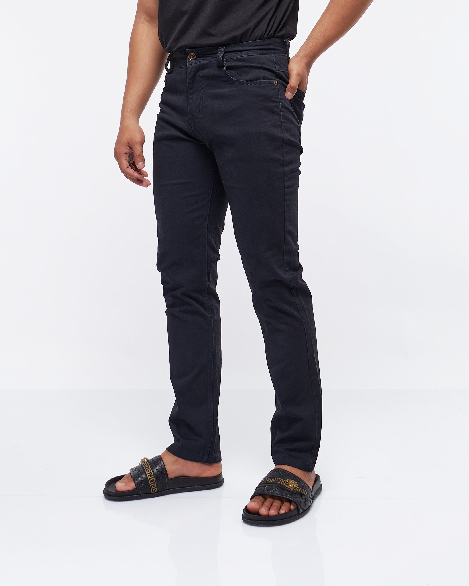 MOI OUTFIT-Solid Color Stretchy Men Jeans 23.90