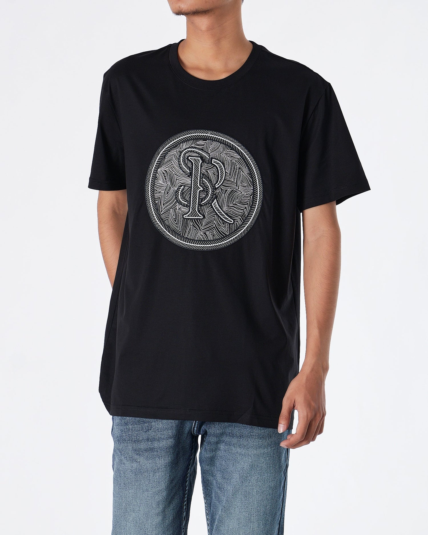 MOI OUTFIT-SR Logo Embroidered Men T-Shirt 64.90