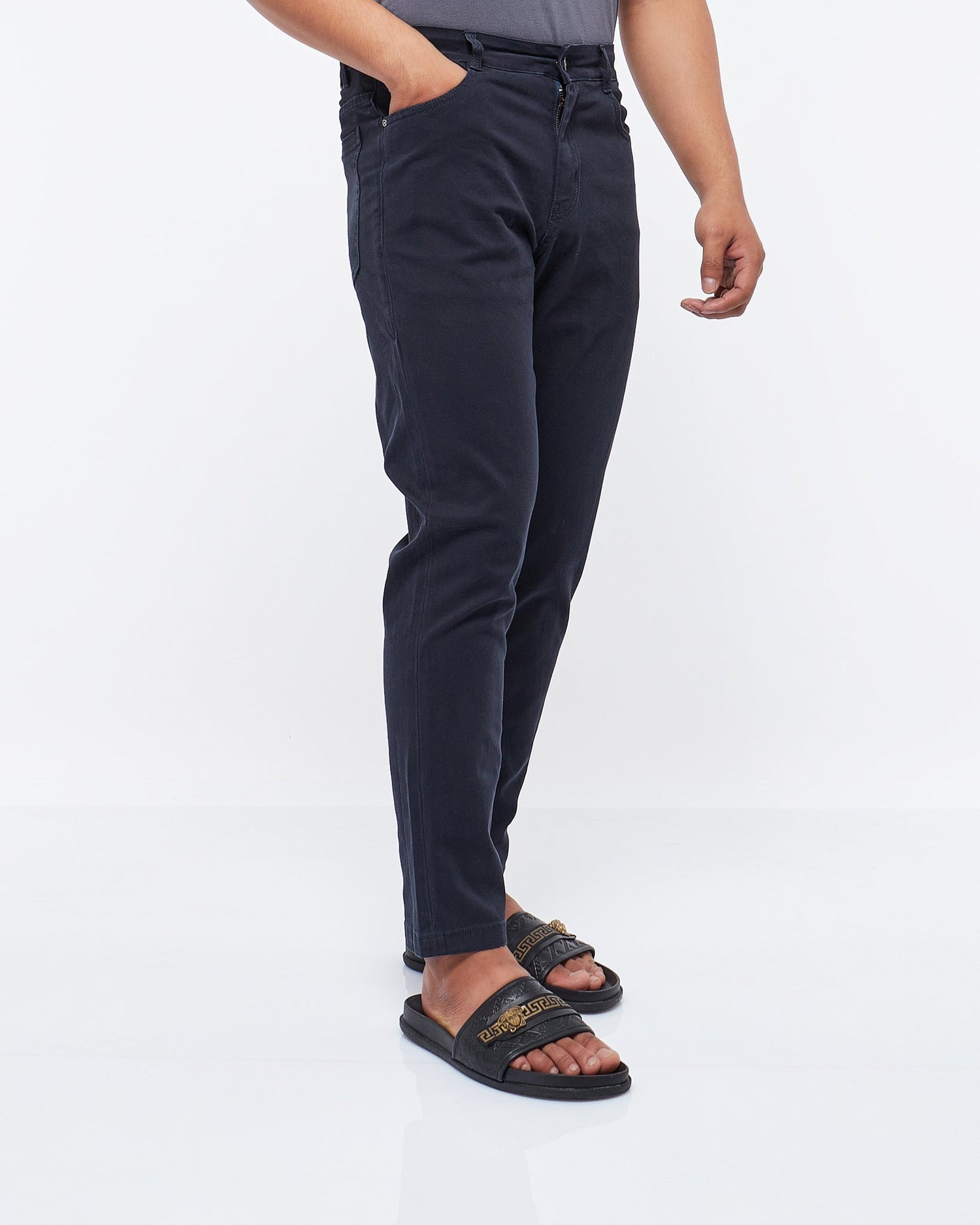 MOI OUTFIT-Stretchy Men Jeans 23.90
