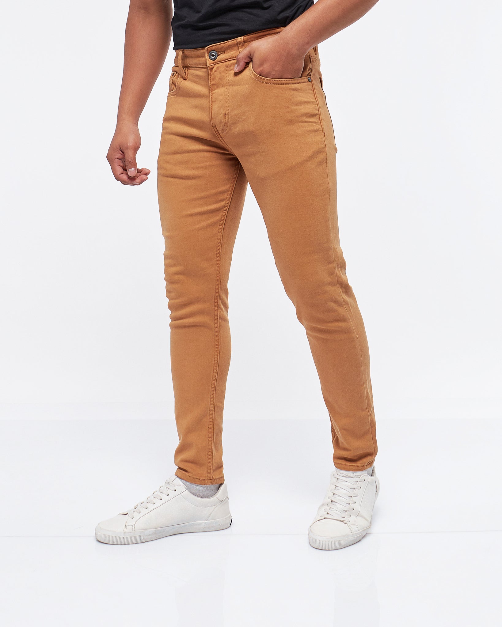 MOI OUTFIT-TB Logo Embroidered Back Pocket Men Jeans 25.90