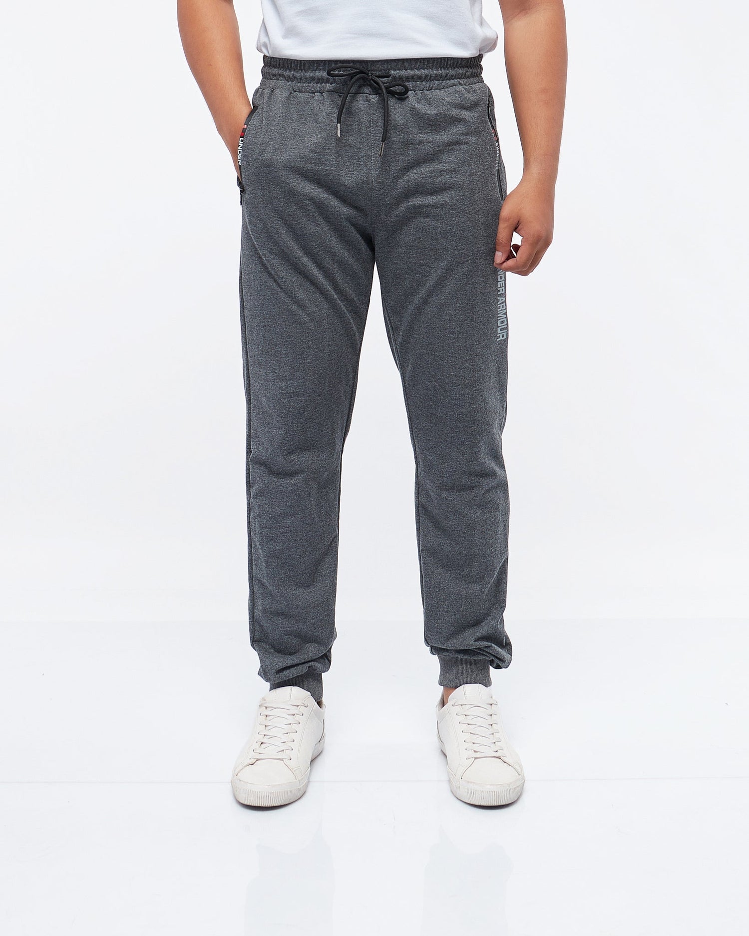 MOI OUTFIT-UA Logo Vertical Printed Men Joggers 16.90