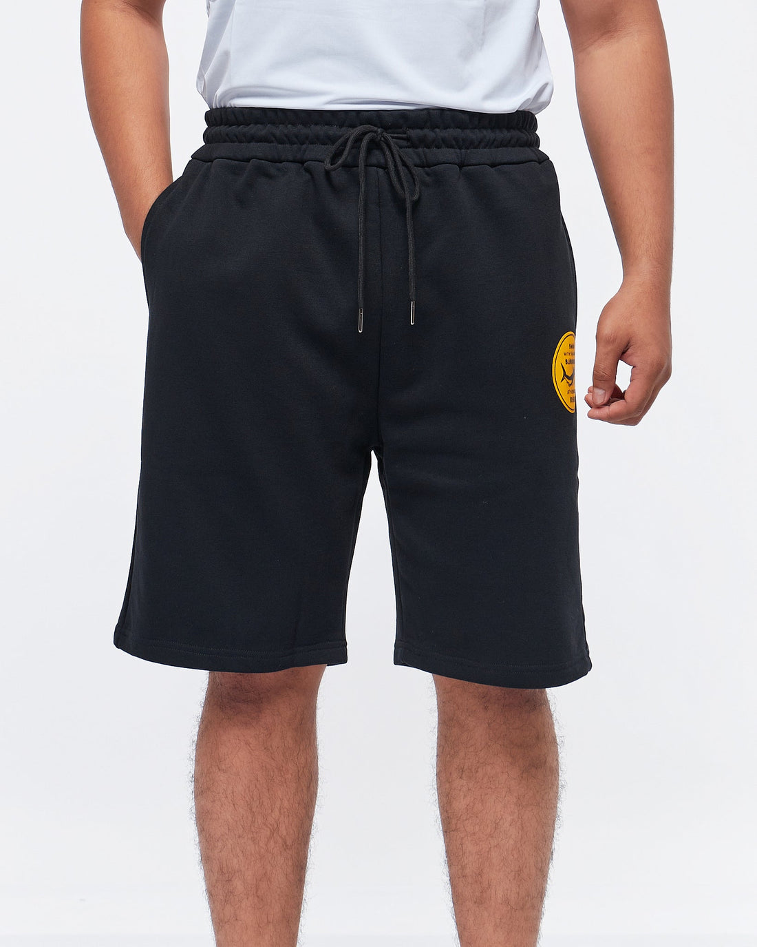 MOI OUTFIT-Yellow Fish Embroidered Men Shorts 18.90